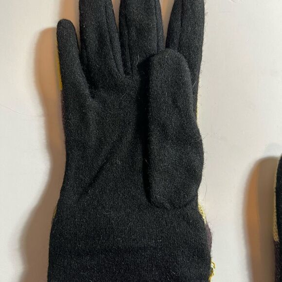 Vintage Gloves   - Picture 5 of 11